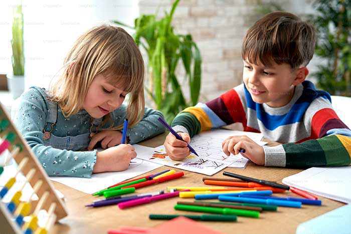 آموزشی, ادبیات نوشتن