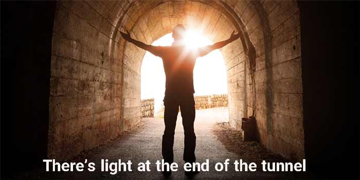 انگلیسی, ضرب المثل, ضرب المثل انگلیسی ضرب المثل There’s light at the end of the tunnel